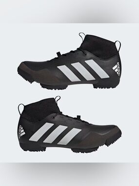 Adidas bicycle shoes unisex.new without box